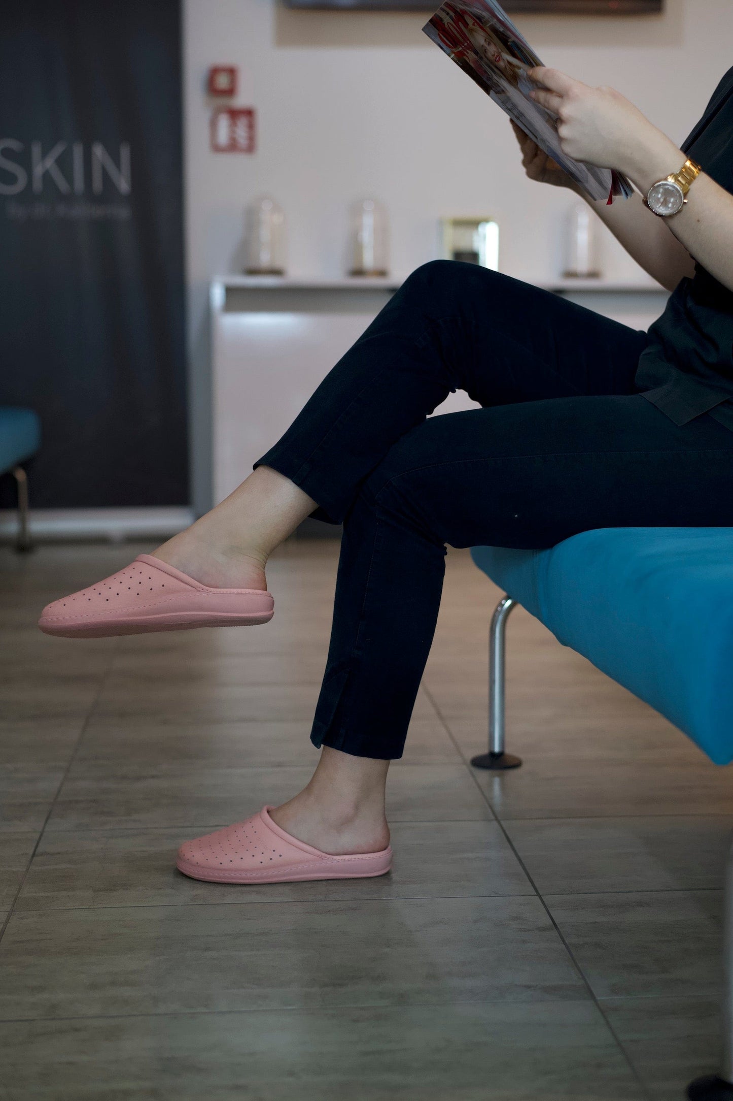 DrLuigi® Orthopedic Slippers for Women - Comfortable Medical Footwear pink Leather